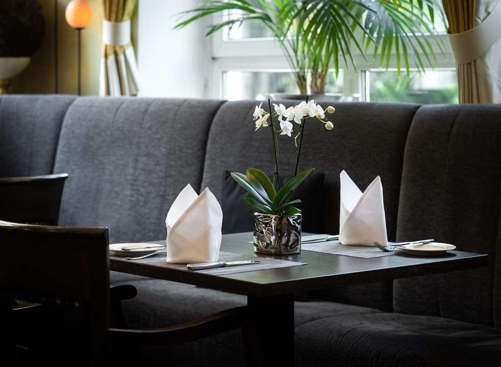 Parkhotel Am Taunus أوبروسل المطعم الصورة