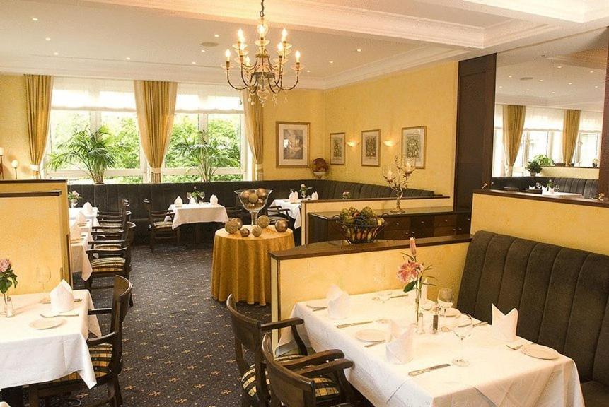 Parkhotel Am Taunus أوبروسل المظهر الخارجي الصورة