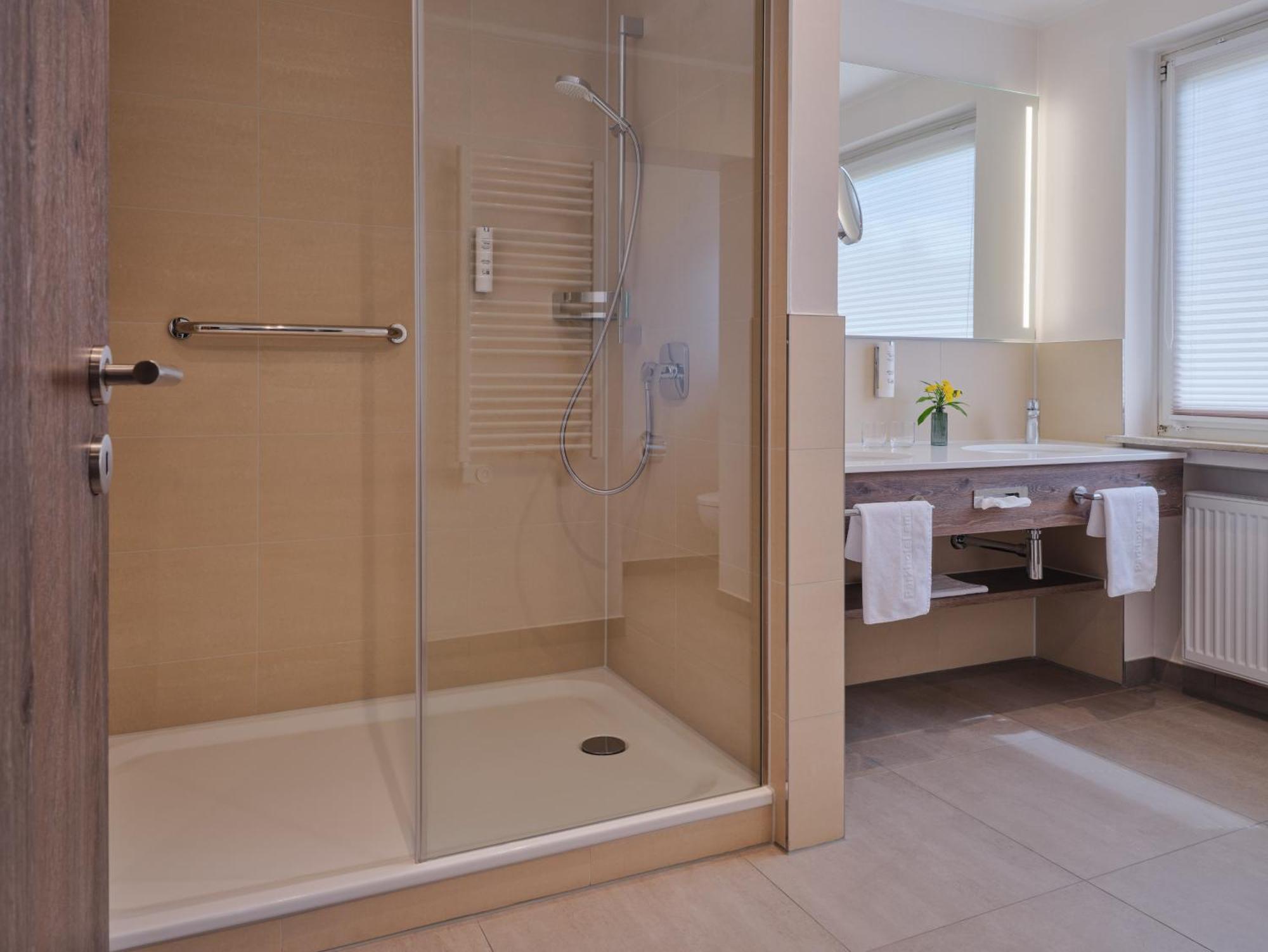 Parkhotel Am Taunus أوبروسل المظهر الخارجي الصورة
