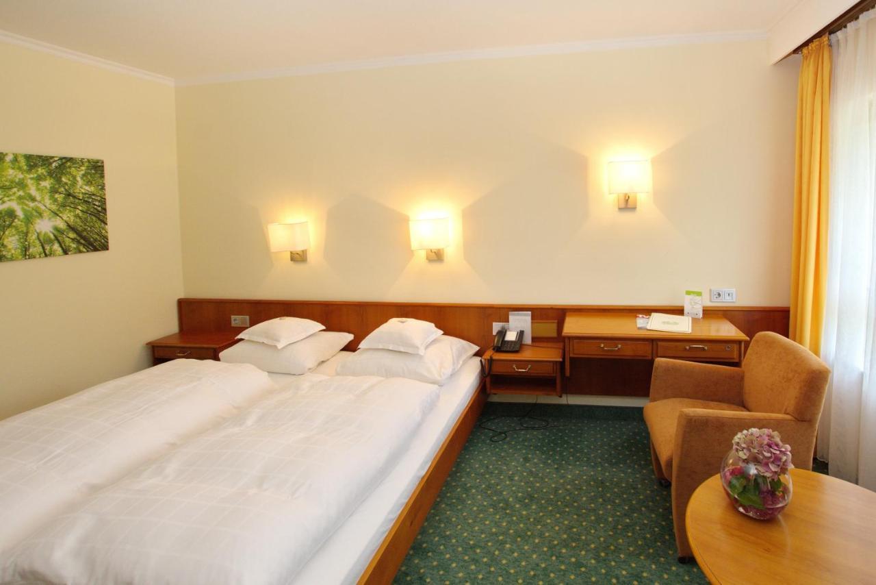 Parkhotel Am Taunus أوبروسل المظهر الخارجي الصورة
